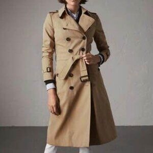 Authentic Burberry Sandringham trench coat Tan (US size 6) Great condition!